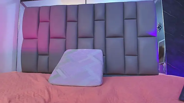 kissme luna online show from 18, 10, 2025