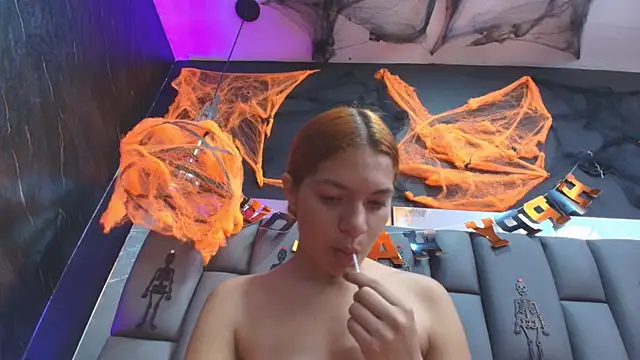 kissme luna online show from 28, 10, 2025