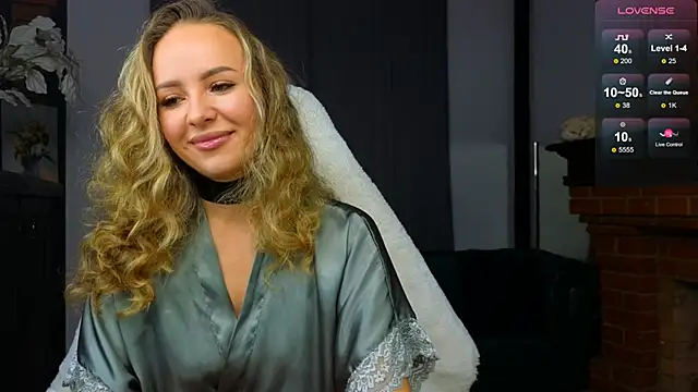 Hloya Mei online show from 17, 9, 2025