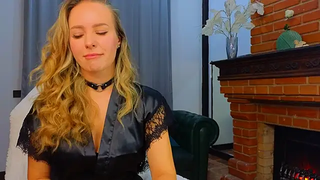 Hloya Mei online show from 15, 10, 2025