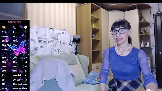 Two Sisters online show from 13, 9, 2025