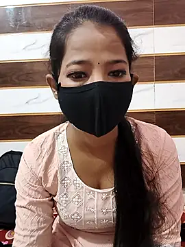 Itz Mayra  online show from 7, 10, 2025