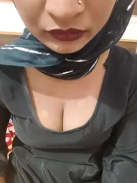 Itz Mayra  online show from 16, 10, 2025