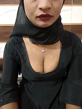 Itz Mayra  online show from 17, 11, 2025