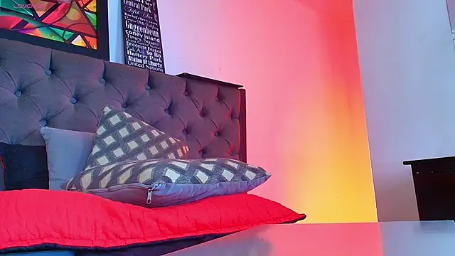 elinne hendrix  online show from 14, 1, 2026