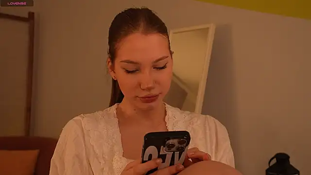 glowwww  online show from 17, 10, 2025