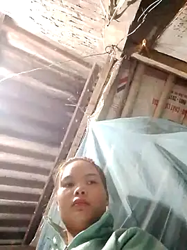 Snapshot of Huyen_x chatting on 3, 12, 2025 Huyen x online show from 3, 12, 2025