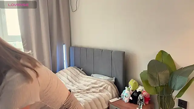 Snapshot of minicleo chatting on 28, 9, 2025 minicleo online show from 28, 9, 2025