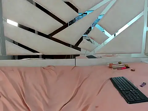 Kimberly TaylorX online show from 1, 12, 2025