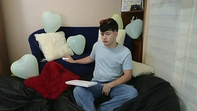 tightncuteass online show from 10, 2, 2026