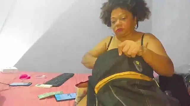Snapshot of milf_1232 chatting on 7, 10, 2025 milf 1232 online show from 7, 10, 2025