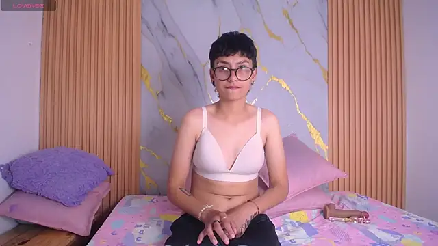 Tomie Lee online show from 7, 10, 2025