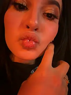 GabyMejiaa online show from 15, 2, 2026