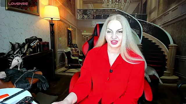 Nina Devillle online show from 17, 2, 2026