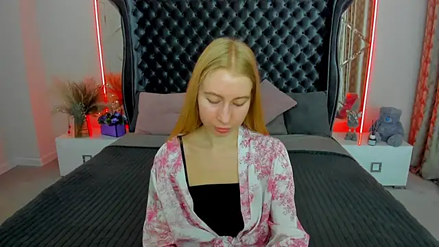 Alina Blonde online show from 13, 6, 2026