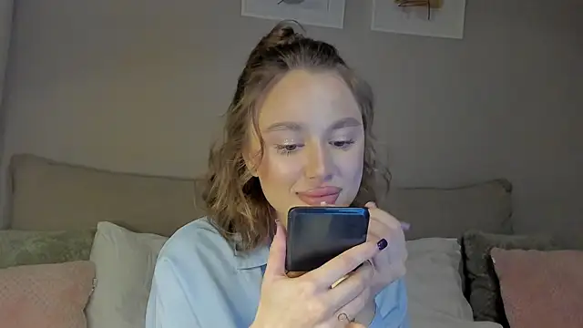 Stefa Evans online show from 1, 11, 2025