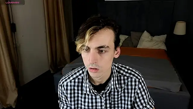 Snapshot of OLIVER__MARTINEZ chatting on 29, 9, 2025 OLIVER MARTINEZ online show from 29, 9, 2025