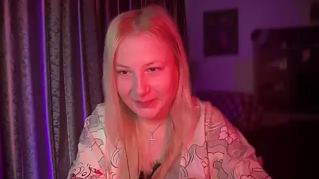 Snapshot of BikiHellena chatting on 18, 12, 2025 BikiHellena online show from 18, 12, 2025