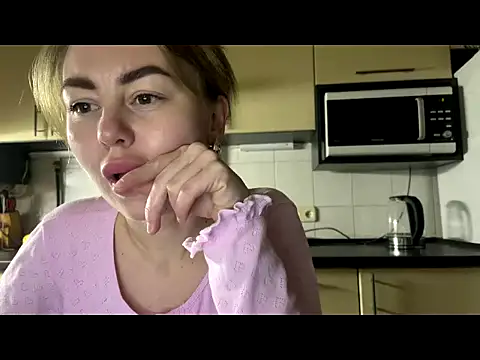 MartaLuna  online show from 2, 4, 2026