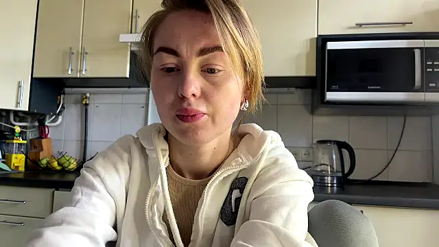 MartaLuna  online show from 7, 4, 2026