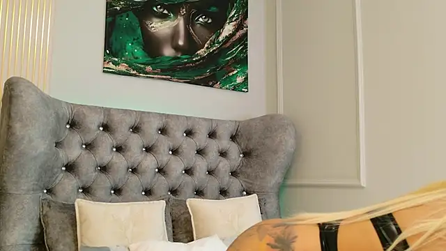 MeganXDesire online show from 24, 10, 2025