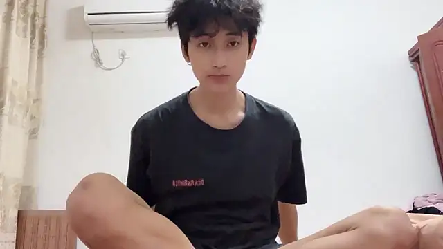 Snapshot of yangyang-2563 chatting on 2, 10, 2025 yangyang-2563 online show from 2, 10, 2025