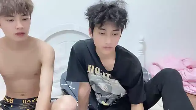 Snapshot of yangyang-2563 chatting on 4, 10, 2025 yangyang-2563 online show from 4, 10, 2025