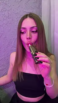 Elizabeth Tay online show from 25, 2, 2026