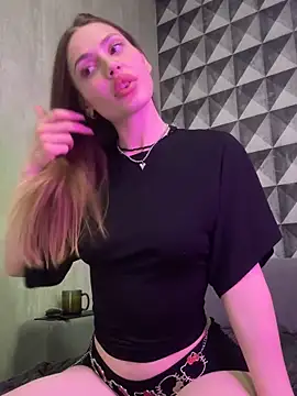 Elizabeth Tay online show from 16, 4, 2026