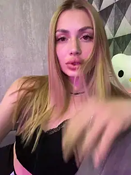Elizabeth Tay online show from 27, 5, 2026