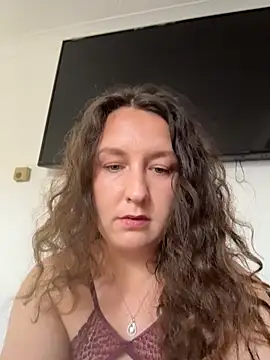 AnielaMarie online show from 18, 9, 2025