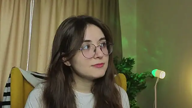 Snapshot of CareyHajdas chatting on 28, 9, 2025 CareyHajdas online show from 28, 9, 2025