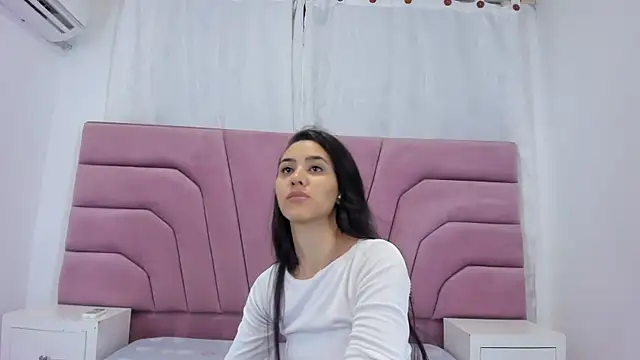 Snapshot of miajhonsonx chatting on 22, 4, 2026 miajhonsonx online show from 22, 4, 2026