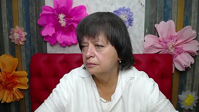 Snapshot of MaltaFora chatting on 3, 10, 2025 MaltaFora online show from 3, 10, 2025