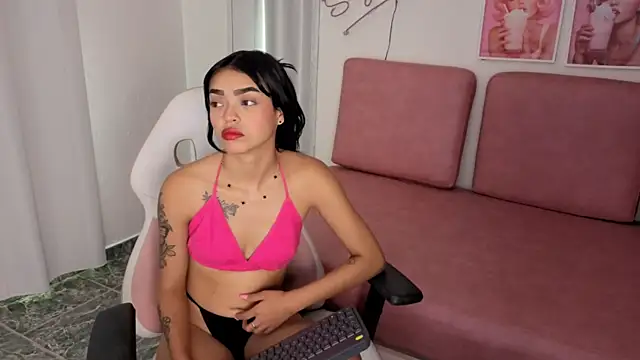 Snapshot of Emmy_sexygirl chatting on 22, 9, 2025 Emmy sexygirl online show from 22, 9, 2025
