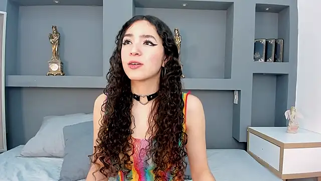 Snapshot of KiaraSar chatting on 1, 10, 2025 KiaraSar online show from 1, 10, 2025