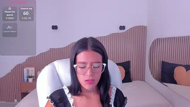 Snapshot of Iris8_ chatting on 9, 6, 2026 Iris8 online show from 9, 6, 2026