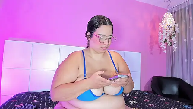 Aliciabloom online show from 20, 9, 2025