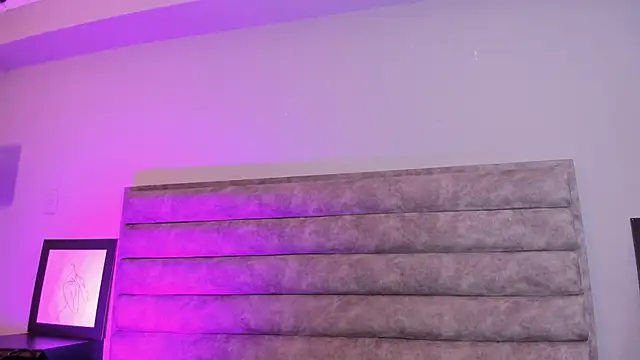 Aliciabloom online show from 7, 10, 2025