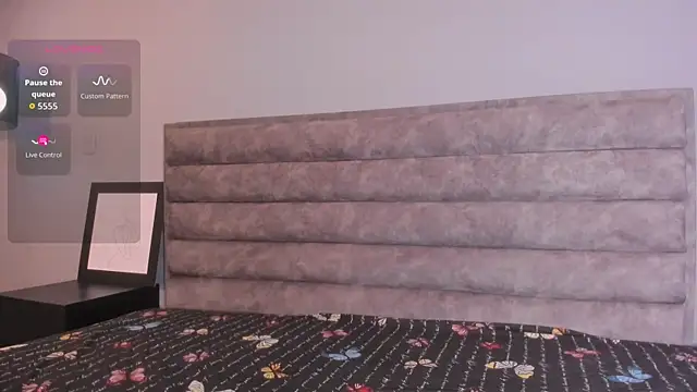 Aliciabloom online show from 13, 10, 2025