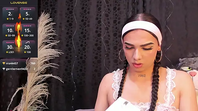 Snapshot of Almaazz chatting on 15, 5, 2026 Almaazz online show from 15, 5, 2026
