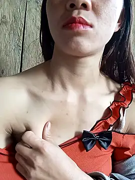 Snapshot of bonnie-00 chatting on 9, 10, 2025 bonnie-00 online show from 9, 10, 2025