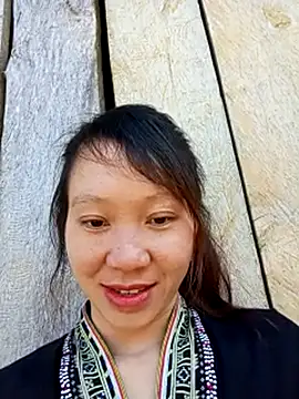 Snapshot of bonnie-00 chatting on 25, 11, 2025 bonnie-00 online show from 25, 11, 2025