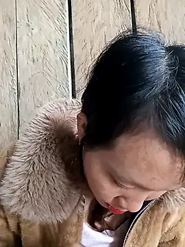 bonnie-00 online show from 14, 12, 2025