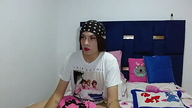 Snapshot of PinkLuna_LolaBloom chatting on 3, 5, 2026 PinkLuna LolaBloom online show from 3, 5, 2026