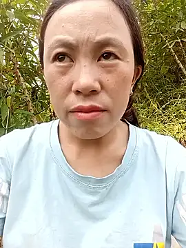 Snapshot of lyuyenkk chatting on 2, 10, 2025 lyuyenkk online show from 2, 10, 2025