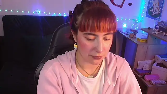 Snapshot of Miacatsito3 chatting on 28, 4, 2026 Miacatsito3 online show from 28, 4, 2026