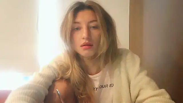 Snapshot of Miralyn chatting on 18, 9, 2025 Miralyn online show from 18, 9, 2025