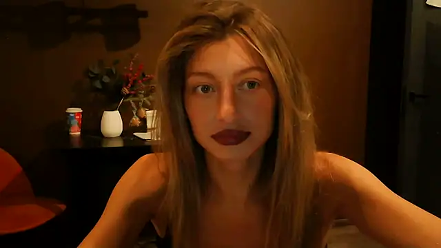 Snapshot of Miralyn chatting on 3, 10, 2025 Miralyn online show from 3, 10, 2025