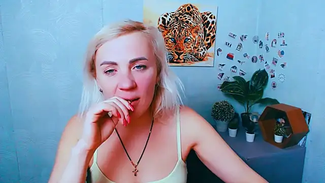 EmmaCat  online show from 10, 2, 2026